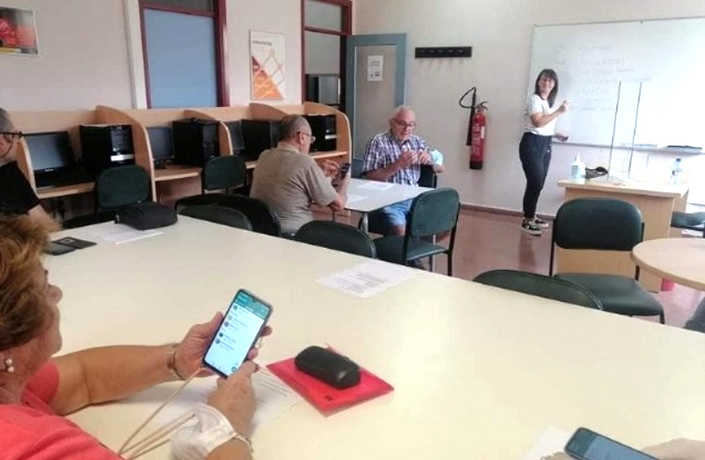 Se adjudica por cerca de 56.000 euros la dinamizaci�n de los Centros de Mayores del municipio y El Paret�n